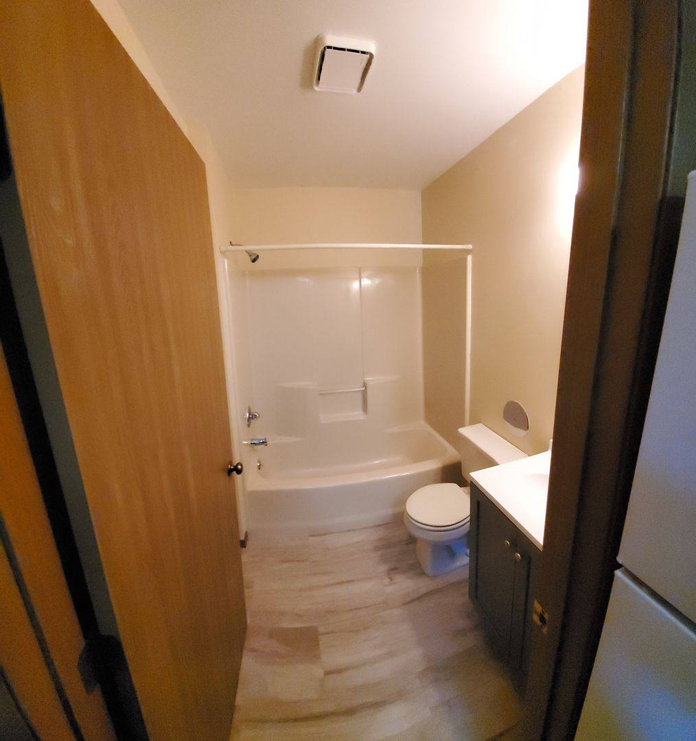 Apartment for rent at 542 E Bronson Rd, Seymour, WI 54165