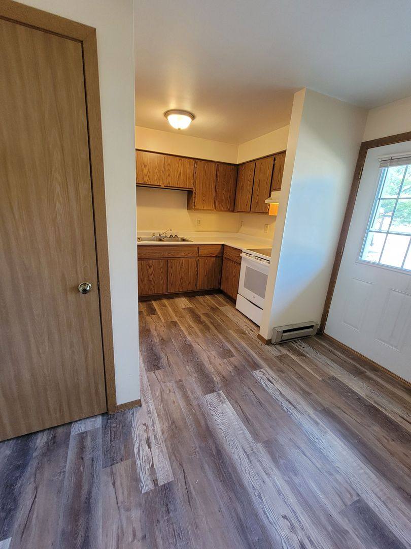 Apartment for rent at 542 E Bronson Rd, Seymour, WI 54165