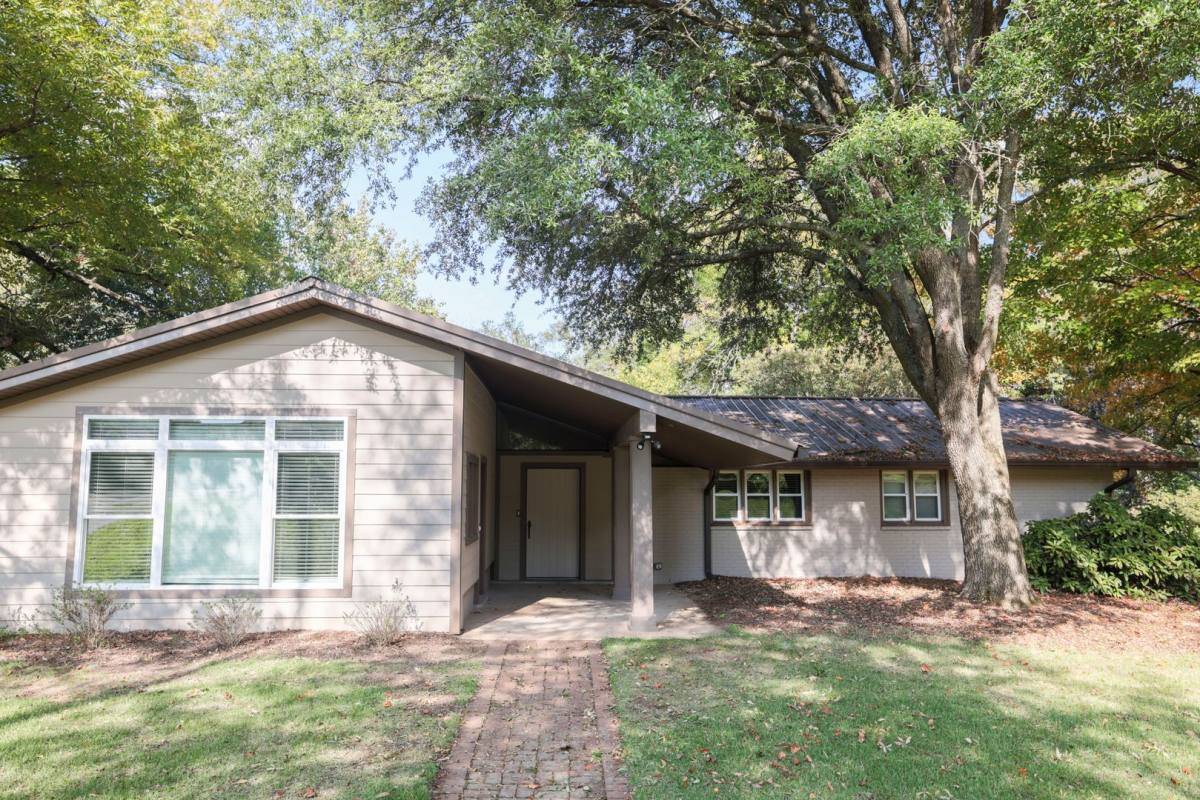 House for rent at 114 Lewis Rd, Clemson, SC 29631