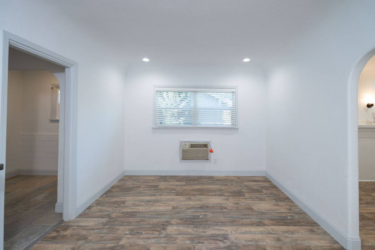 Apartment for rent at 822 E Windsor Rd, Glendale, CA 91205