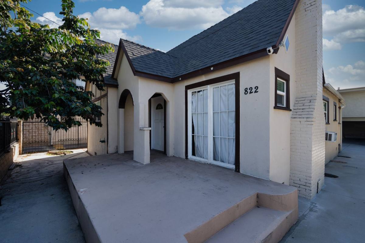 Apartment for rent at 822 E Windsor Rd, Glendale, CA 91205