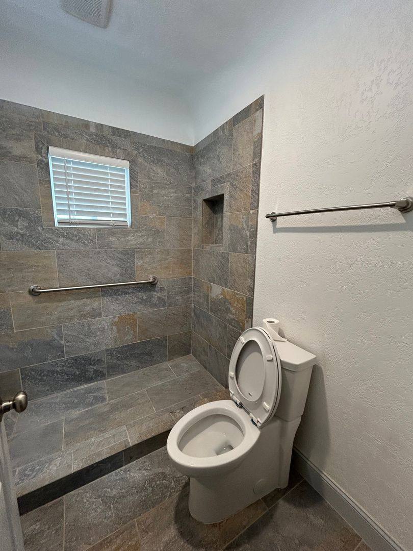 Apartment for rent at 822 E Windsor Rd, Glendale, CA 91205