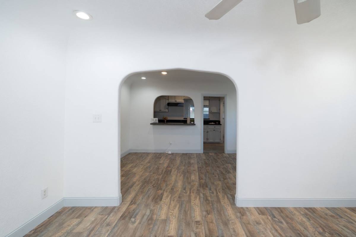 Apartment for rent at 822 E Windsor Rd, Glendale, CA 91205