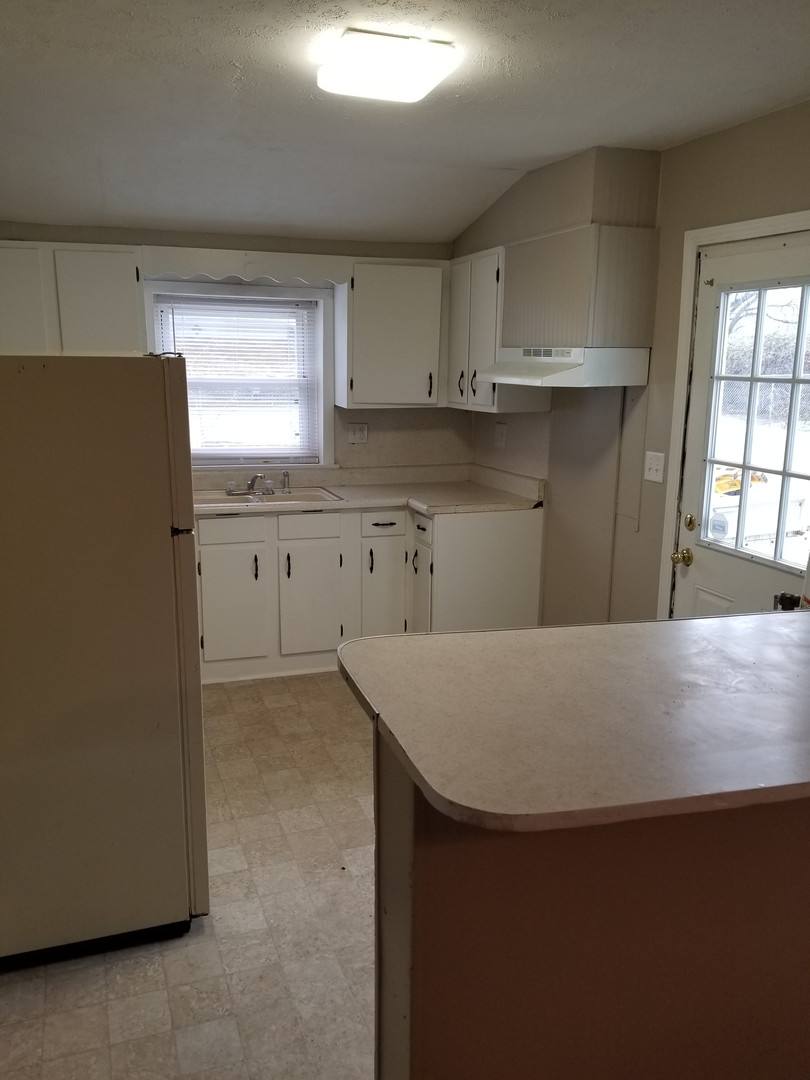 Apartment for rent at 426 10th St W, Huntington, WV 25704