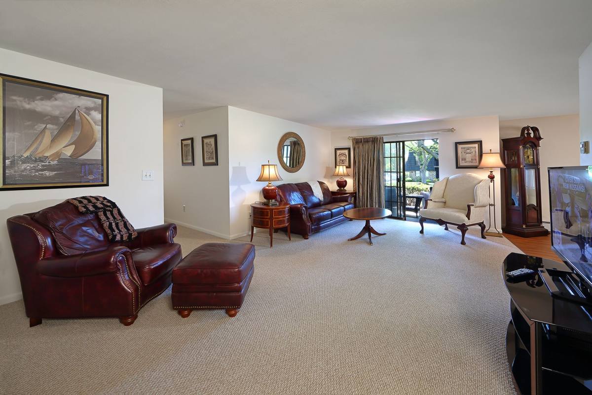 Apartment for rent at 47 Meadowbrook Dr, Slingerlands, NY 12159