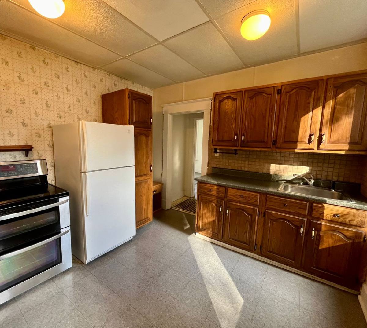 Apartment for rent at 201 E 6th St, Alton, IL 62002