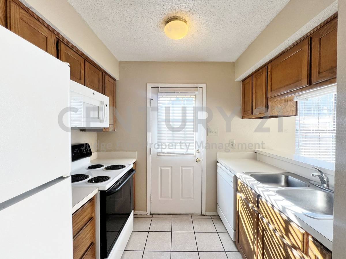 Condo for rent at 929 W Hickory St, Denton, TX 76201