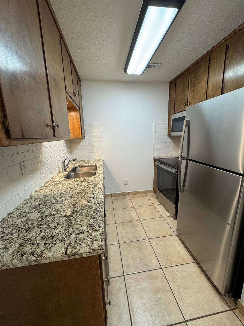 Apartment for rent at 901 Illinois, Lawrence, KS 66044