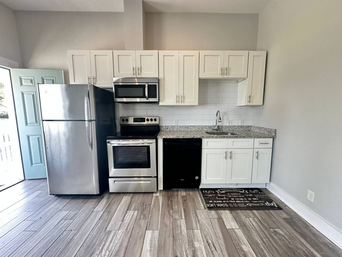 Apartment for rent at 7 Pearl St, Savannah, GA 31405
