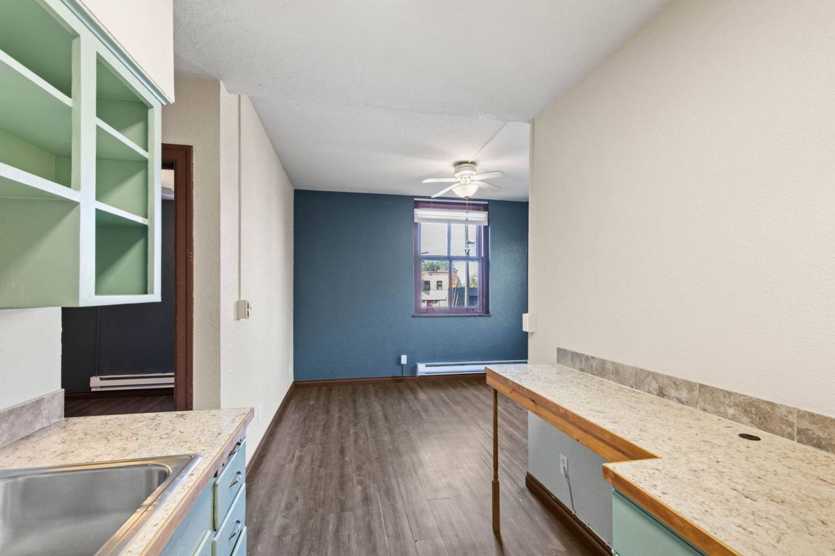 Apartment for rent at 916 W Augusta Ave, Spokane, WA 99205