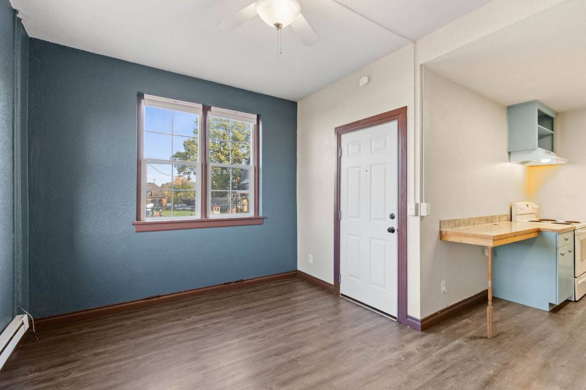 Apartment for rent at 916 W Augusta Ave, Spokane, WA 99205