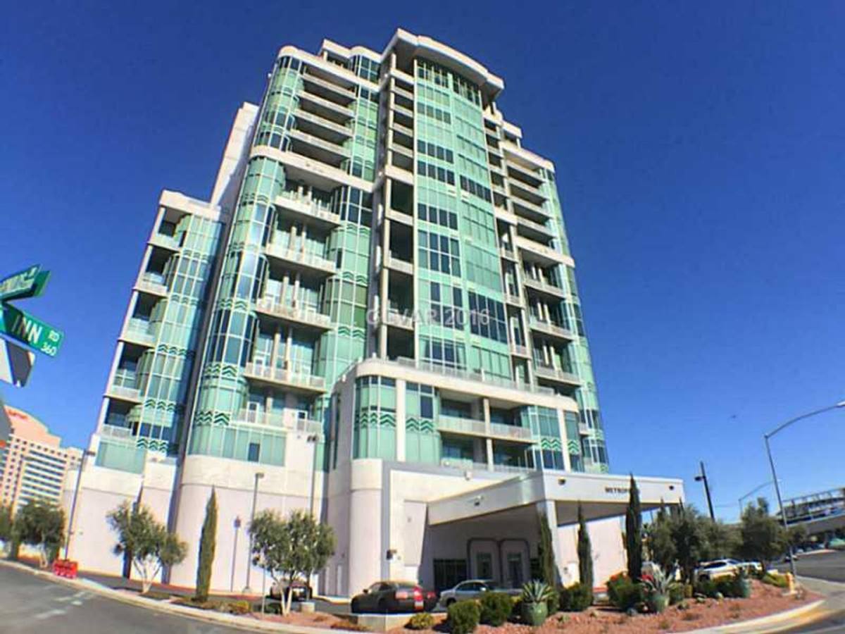 Apartment for rent at 360 E Desert Inn Rd, Las Vegas, NV 89109