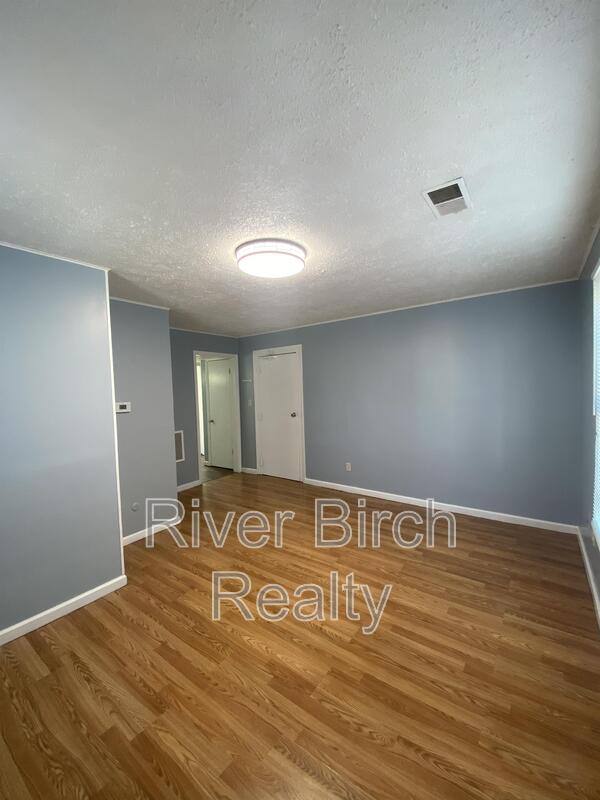 Apartment for rent at 1600 S 6th St #1, Springfield, IL 62703