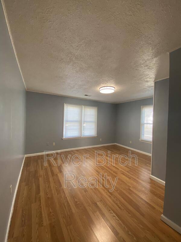 Apartment for rent at 1600 S 6th St #1, Springfield, IL 62703