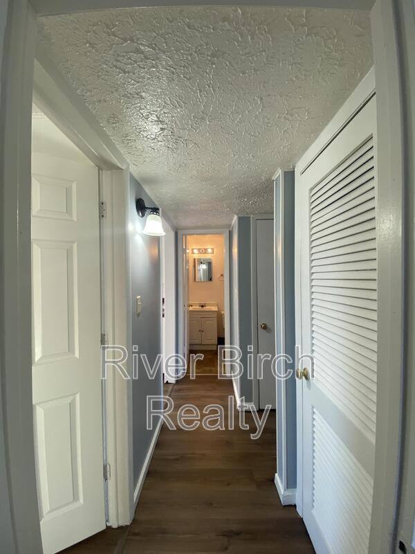 Apartment for rent at 1600 S 6th St #1, Springfield, IL 62703