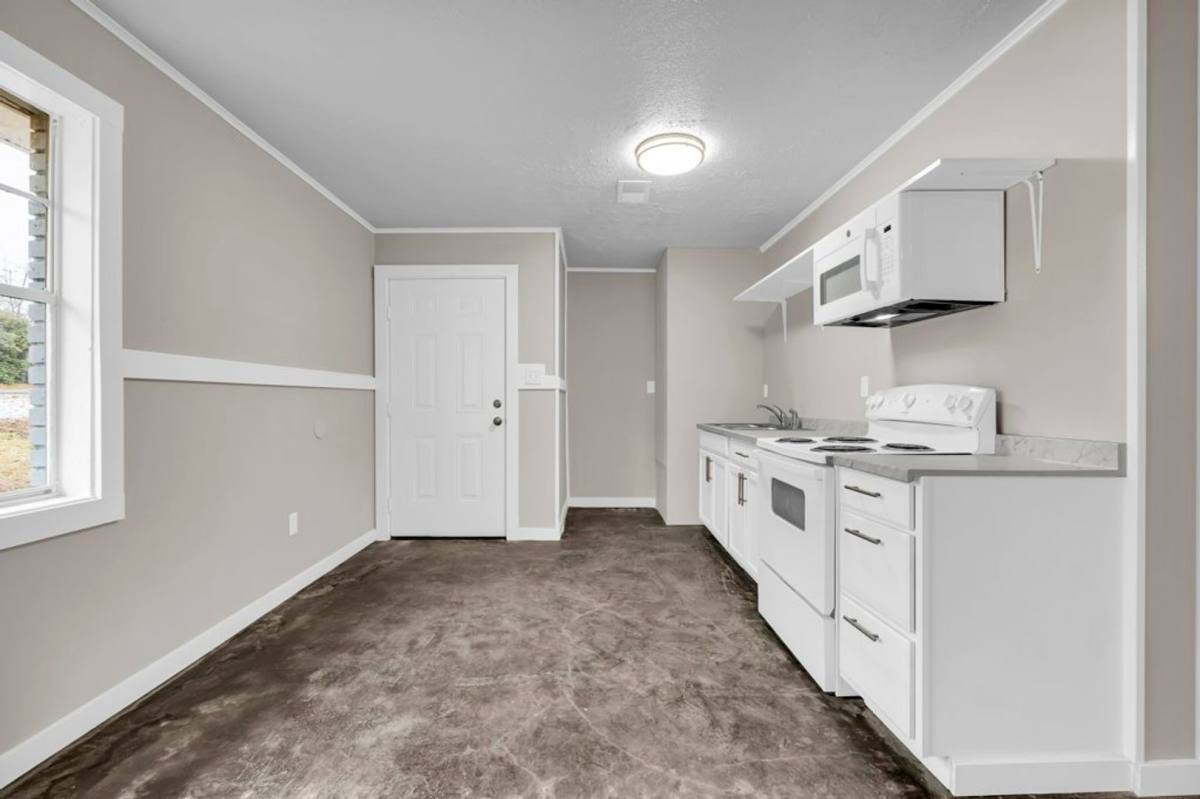 Apartment for rent at 1306 Palmetto Rd, Verona, MS 38879