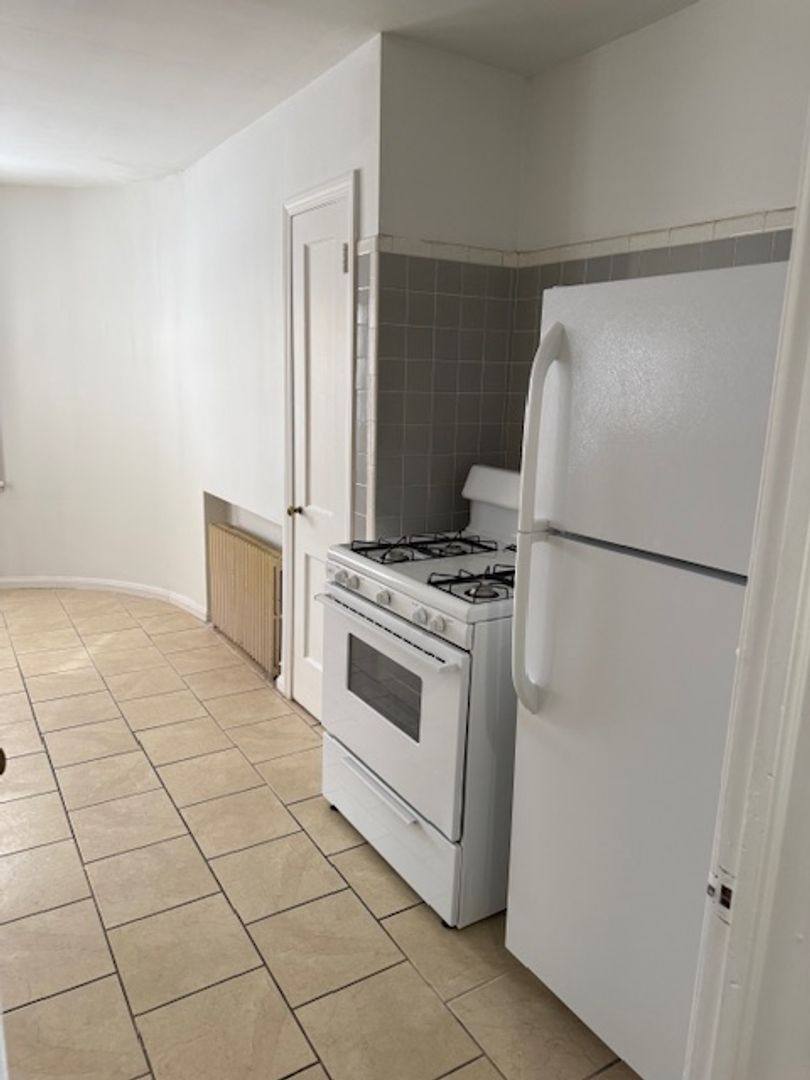 Apartment for rent at 16345 Van Aken Blvd, Cleveland, OH 44120