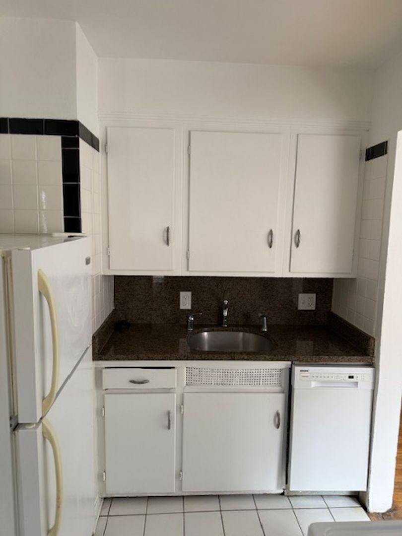 Apartment for rent at 16345 Van Aken Blvd, Cleveland, OH 44120
