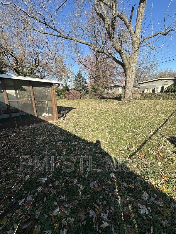 House for rent at 8439 Alder Ave, Saint Louis, MO 63134