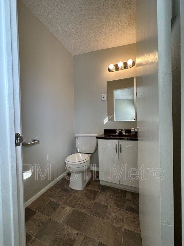 House for rent at 8439 Alder Ave, Saint Louis, MO 63134