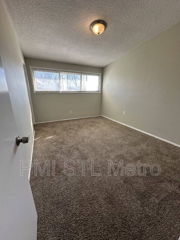 House for rent at 8439 Alder Ave, Saint Louis, MO 63134