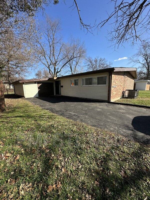 House for rent at 8439 Alder Ave, Saint Louis, MO 63134