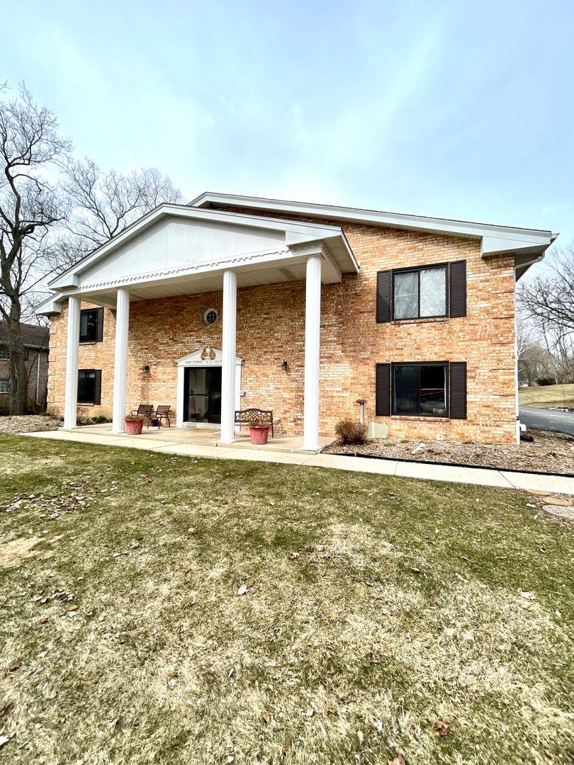 Apartment for rent at 11060 W Janesville Rd, Hales Corners, WI 53130