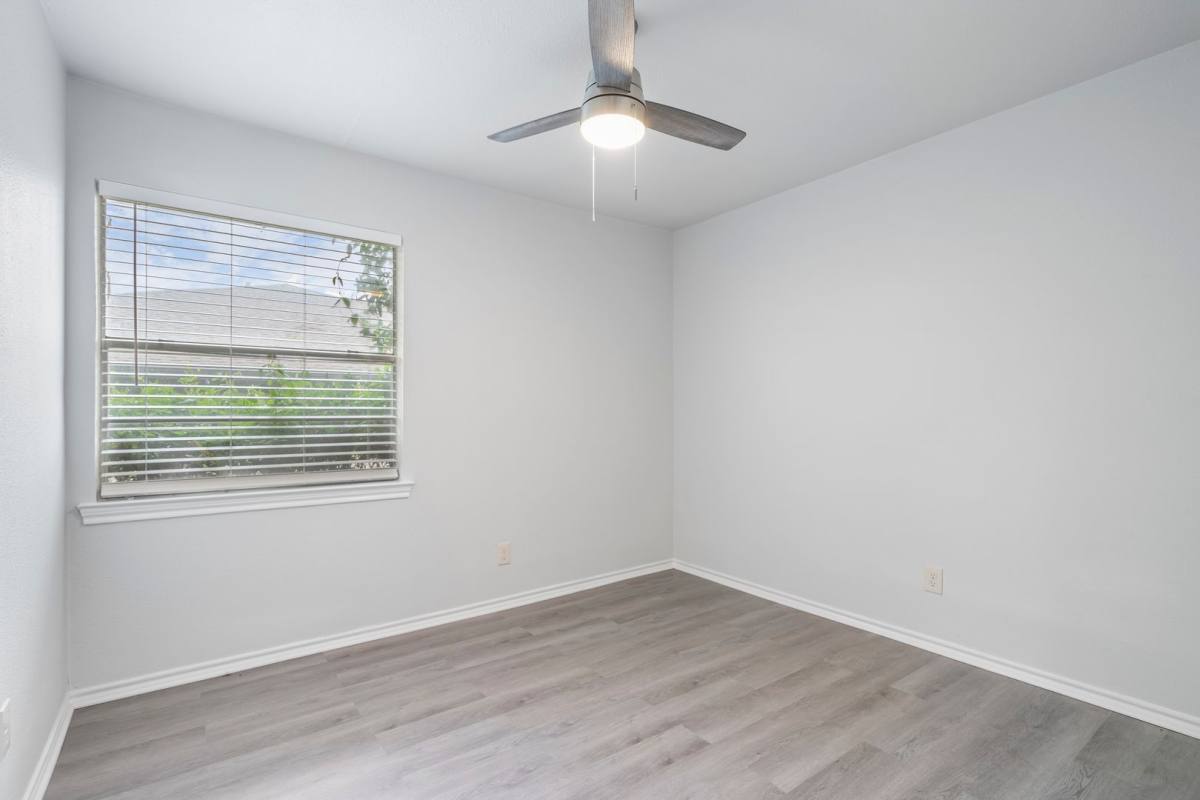 Apartment for rent at 718-728 Skyline, Duncanville, TX 75116