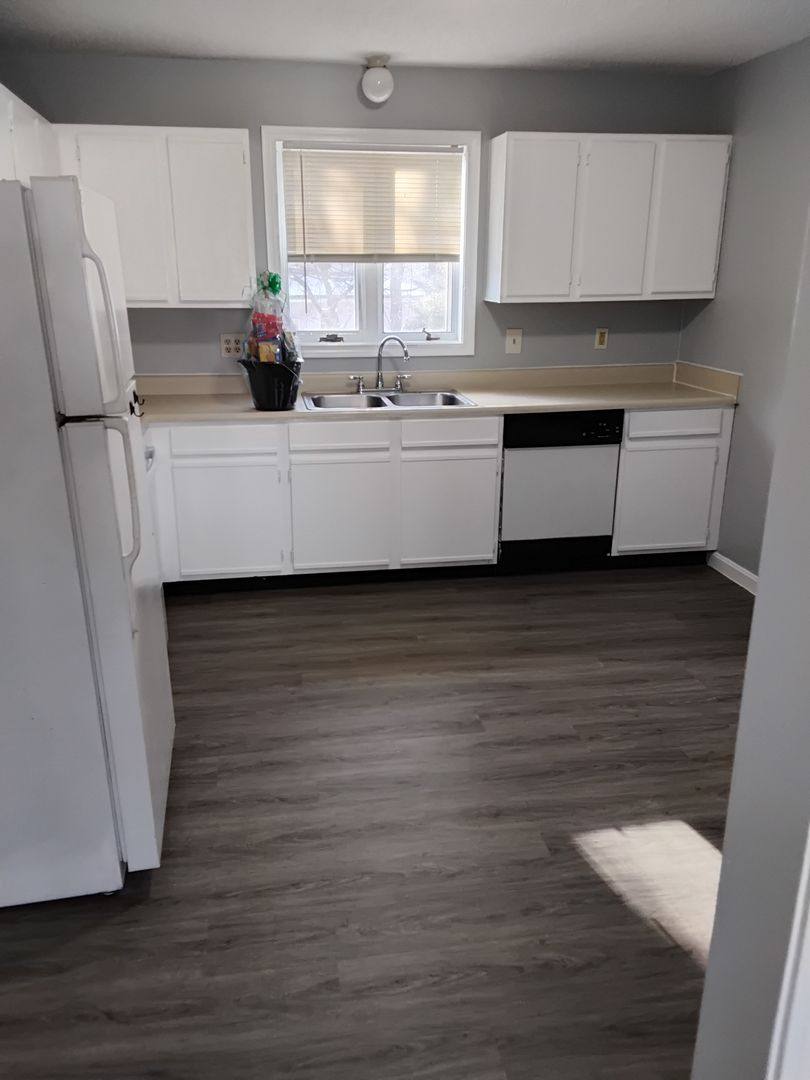 Apartment for rent at 18 Quirk Ave, Holyoke, MA 01040