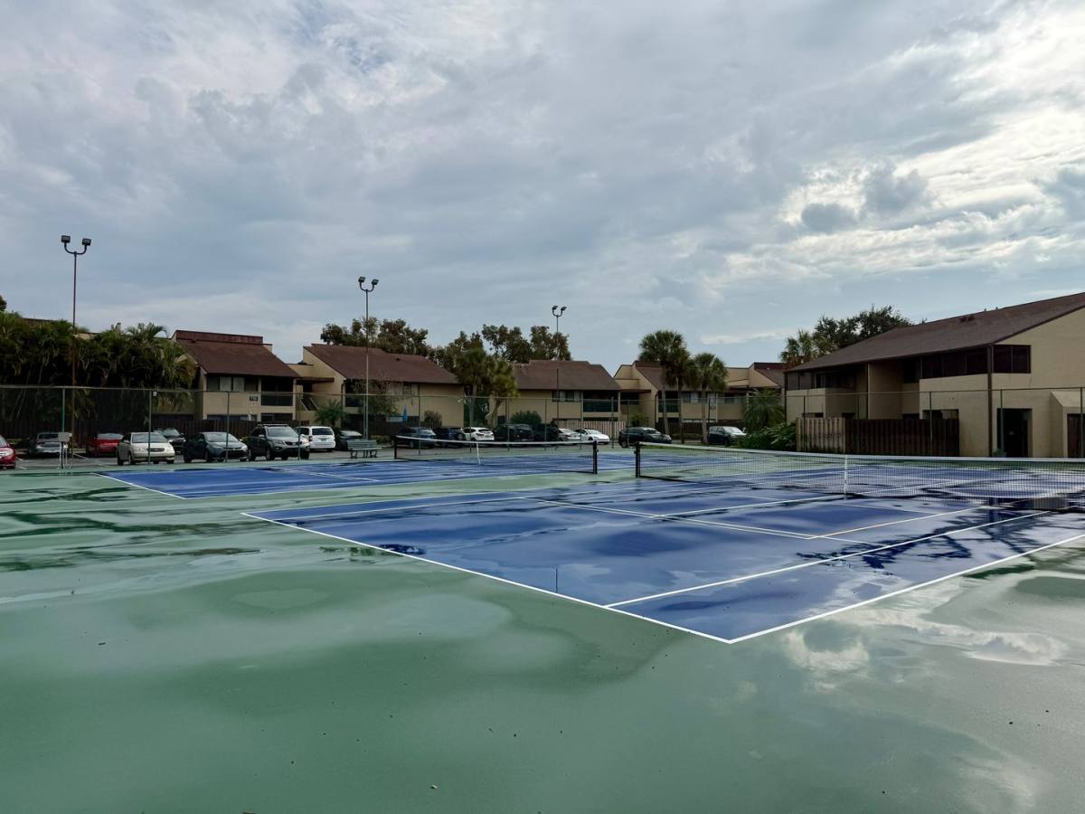 Condo for rent at 775 N Village Lake Dr, Saint Petersburg, FL 33716
