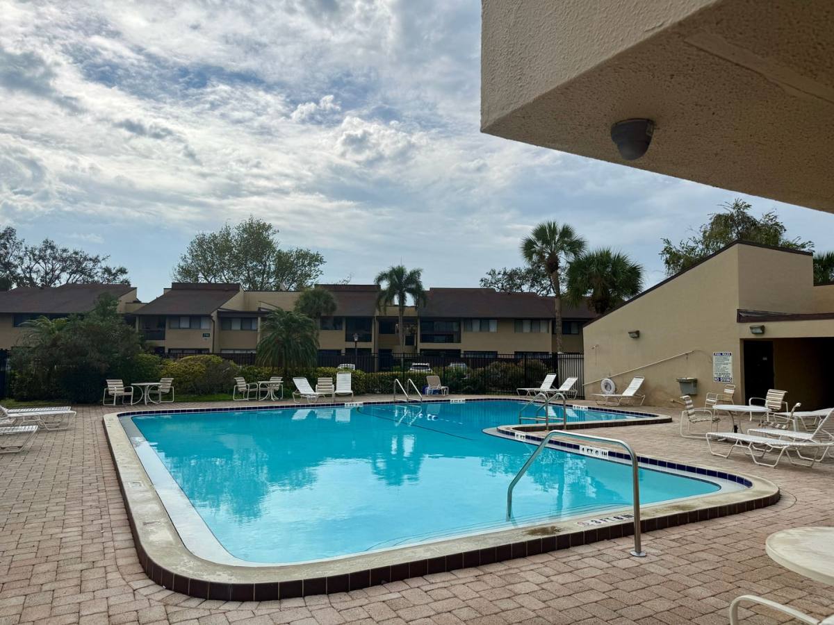 Condo for rent at 775 N Village Lake Dr, Saint Petersburg, FL 33716