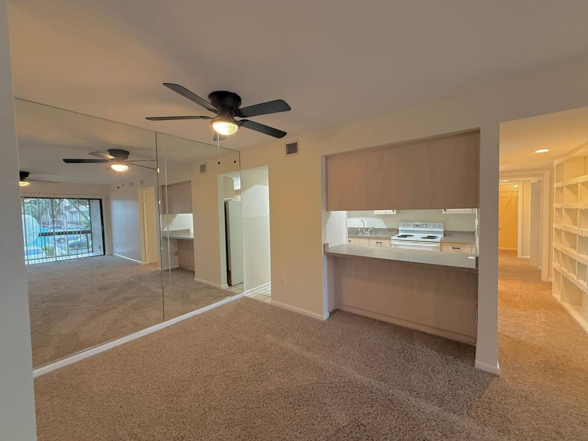 Condo for rent at 775 N Village Lake Dr, Saint Petersburg, FL 33716