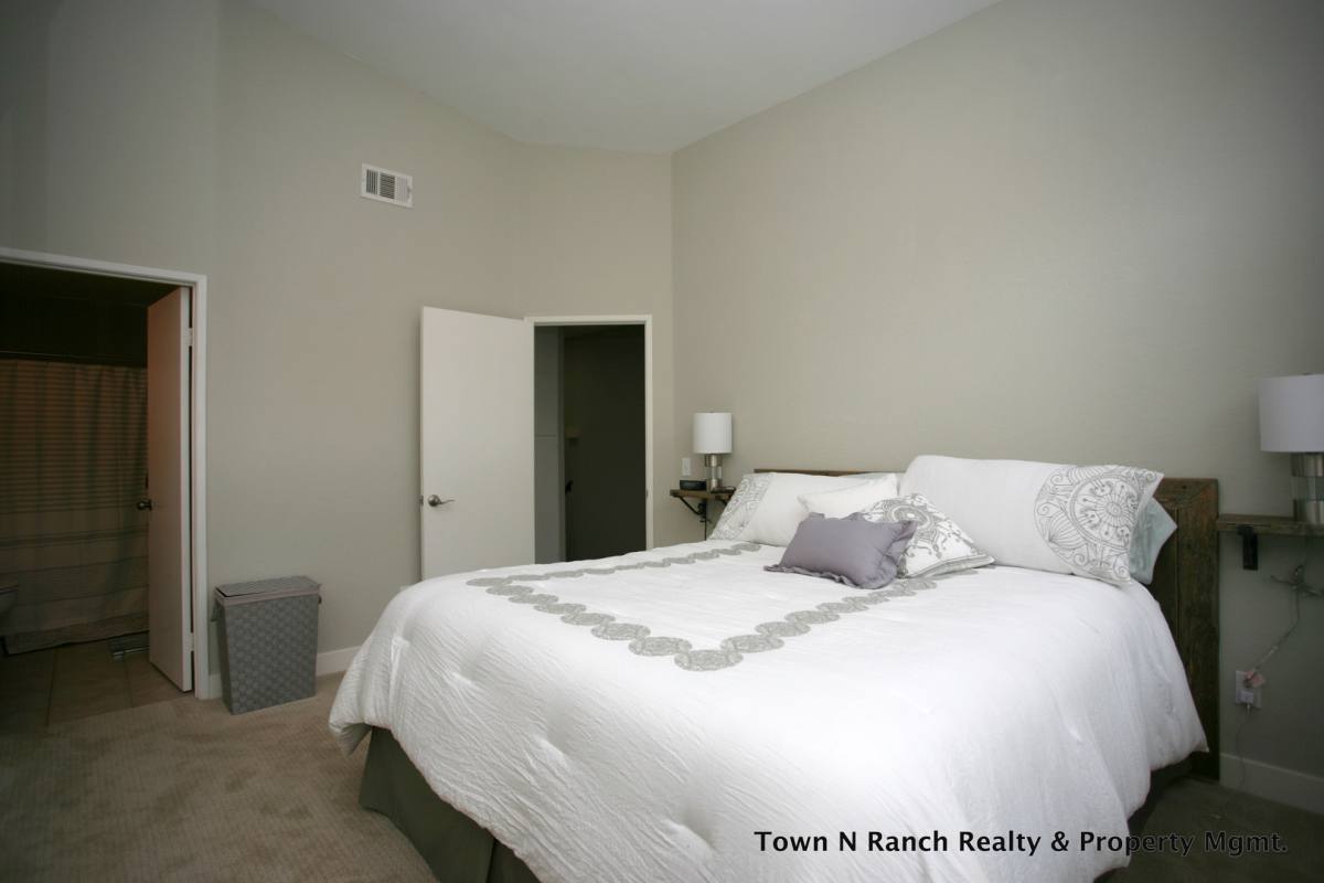 Condo for rent at 10170 Palm Glen Dr, Santee, CA 92071