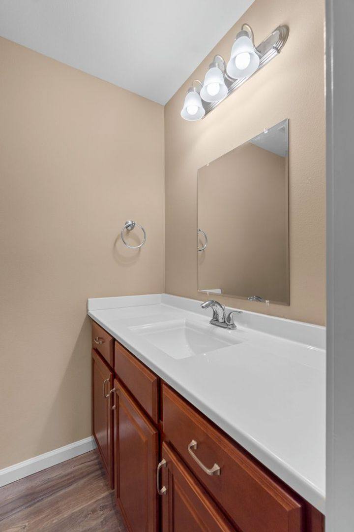 Apartment for rent at 1653 W Independence St, Jackson, MO 63755