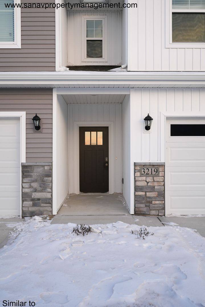 Townhouse for rent at 3219 NW Cedarwood Dr, Ankeny, IA 50023