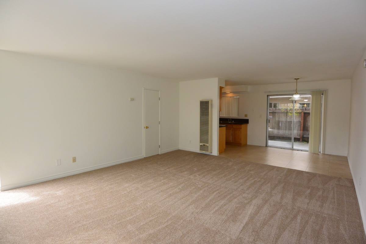Apartment for rent at 7941 Holt Dr, Huntington Beach, CA 92647