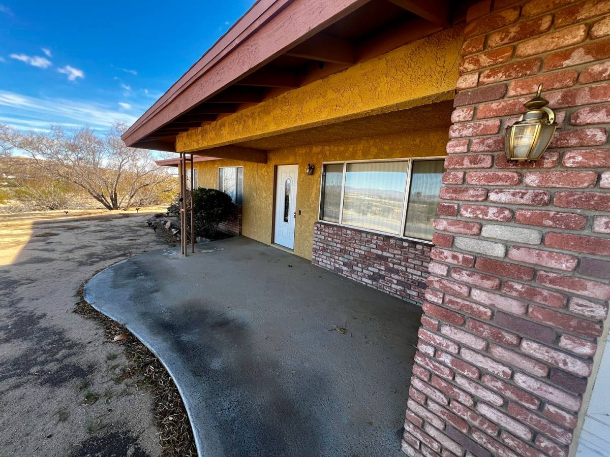 House for rent at 74071 Playa Vista Dr, Twentynine Palms, CA 92277