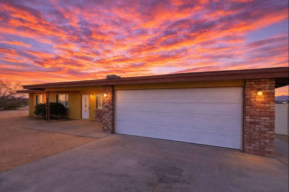 House for rent at 74071 Playa Vista Dr, Twentynine Palms, CA 92277