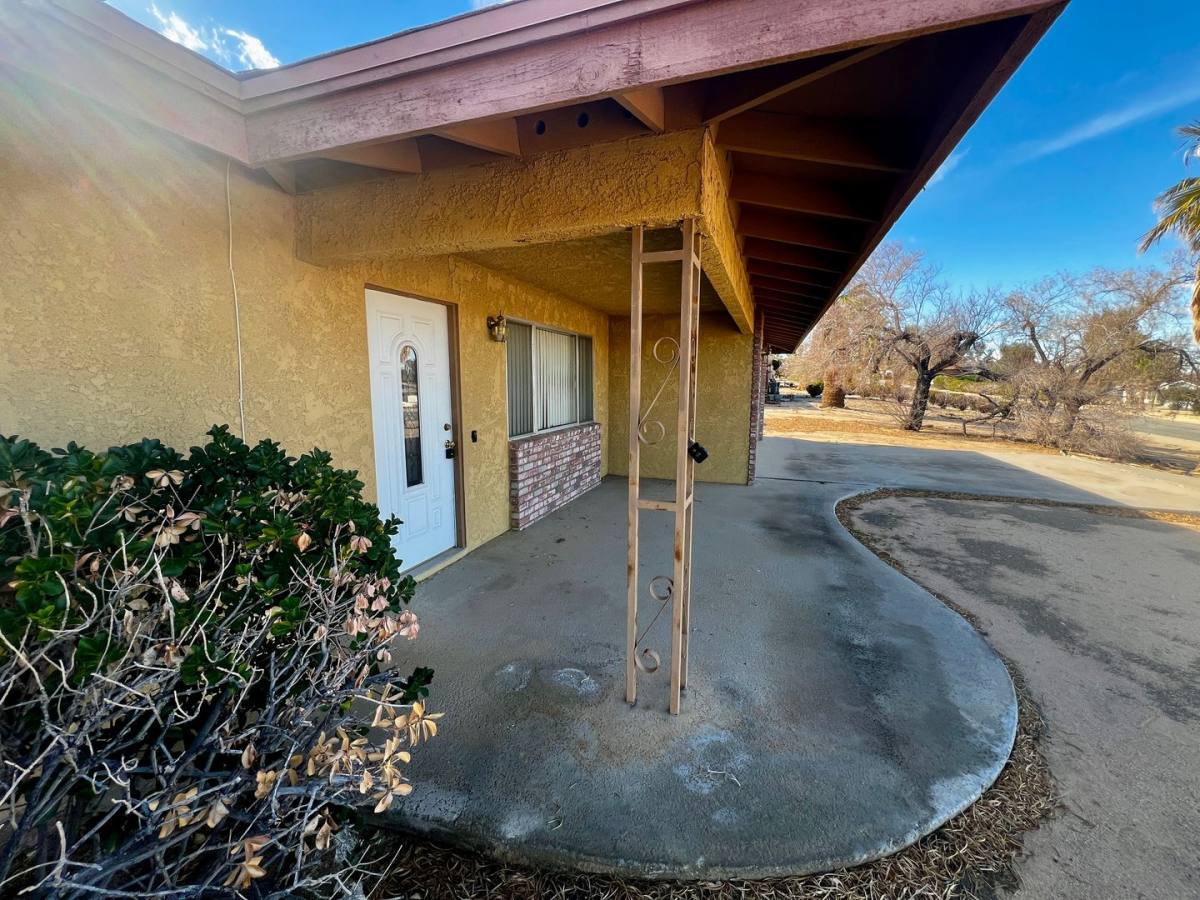 House for rent at 74071 Playa Vista Dr, Twentynine Palms, CA 92277