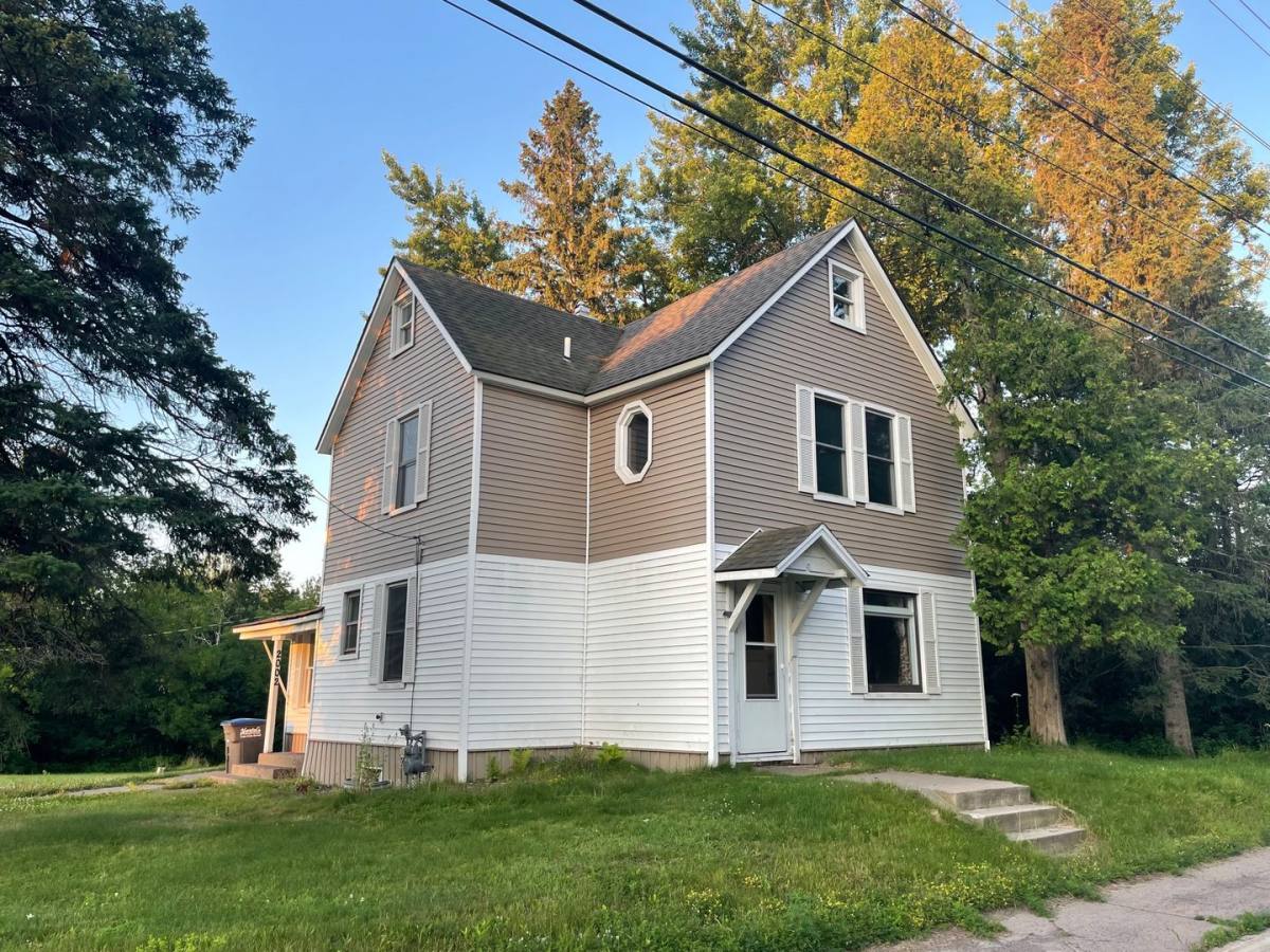 House for rent at 2002 W Arrowhead Rd, Duluth, MN 55811
