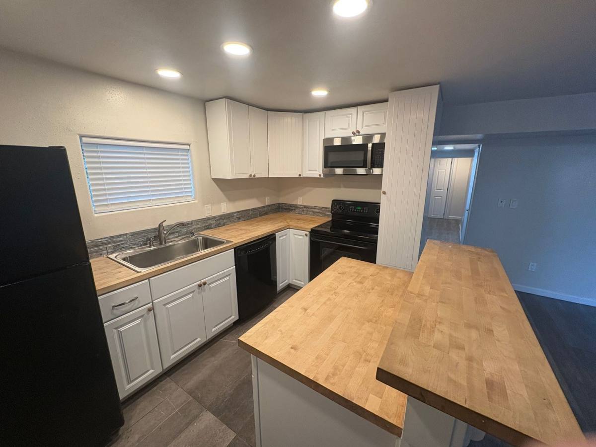 Apartment for rent at 929 Pecks Rd, Everett, WA 98203