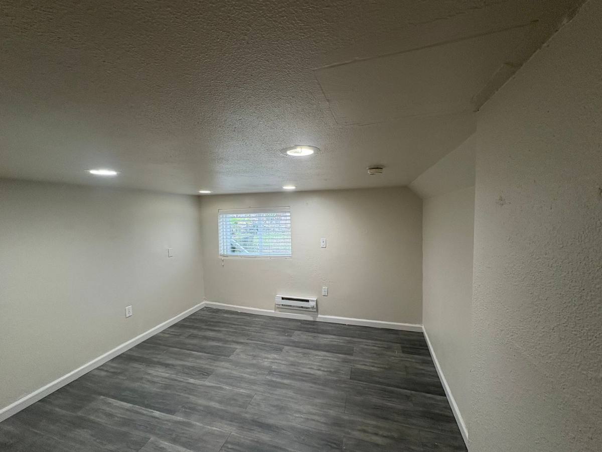 Apartment for rent at 929 Pecks Rd, Everett, WA 98203
