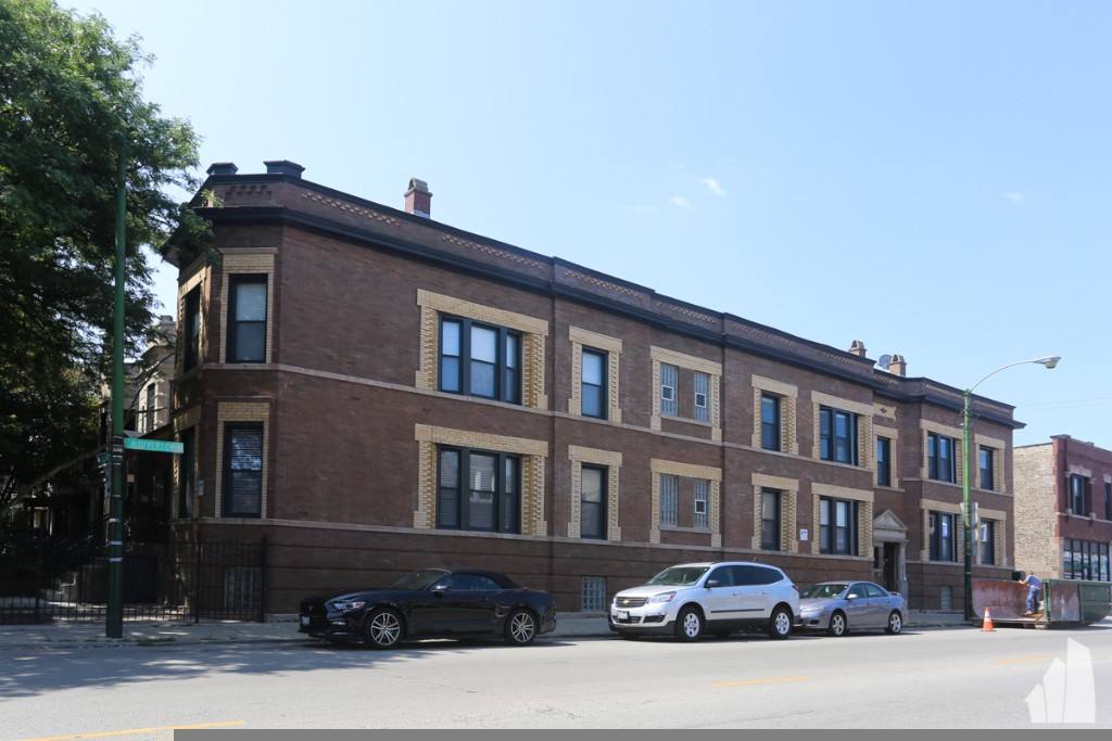 Apartment for rent at 2943 W Diversey Ave #2E, Chicago, IL 60647