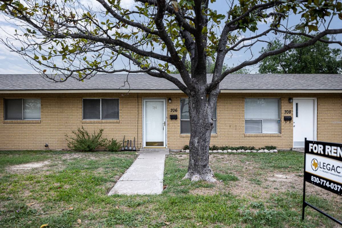 Apartment for rent at 704-710 W 10th St, Del Rio, TX 78840