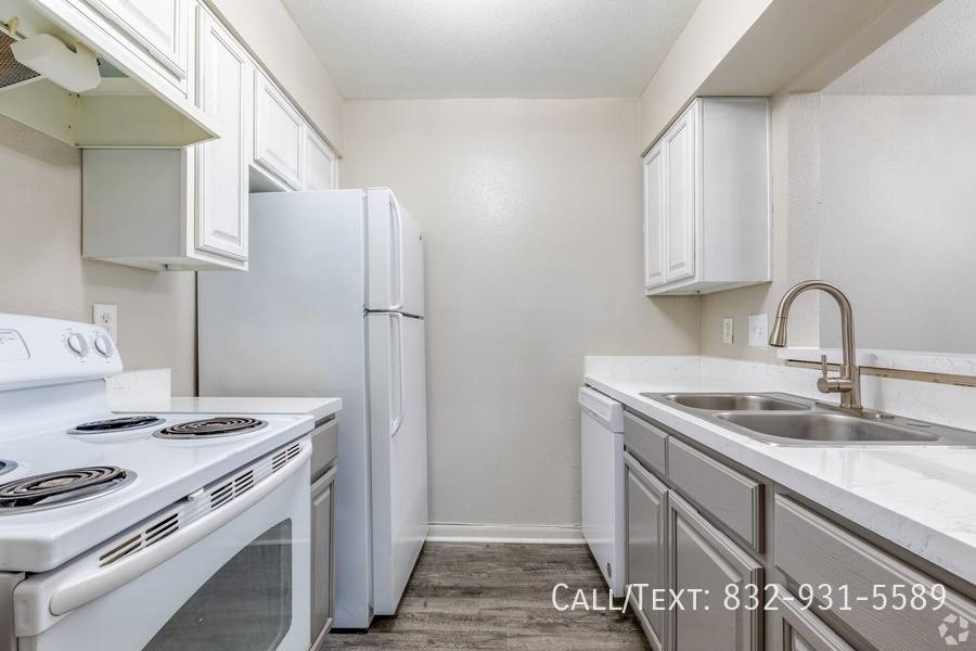 Apartment for rent at 13800 Myrtlea Dr #MLFN, Houston, TX 77079