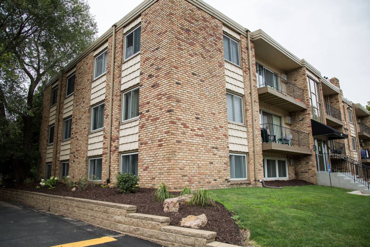 Apartment for rent at 1589 N Woodbridge St, Saint Paul, MN 55117