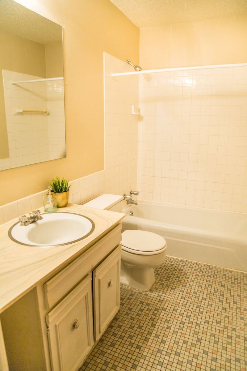 Apartment for rent at 1589 N Woodbridge St, Saint Paul, MN 55117