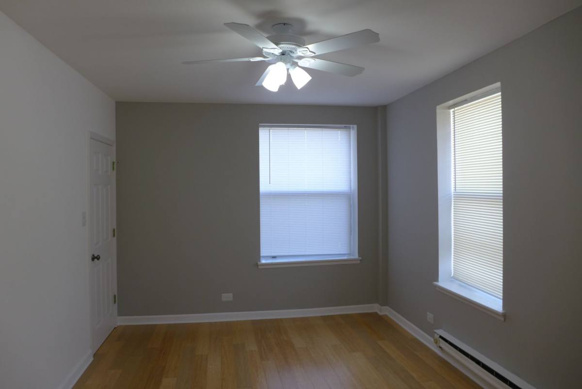 Apartment for rent at 808 -12 W Junior Terrace, Chicago, IL 60613