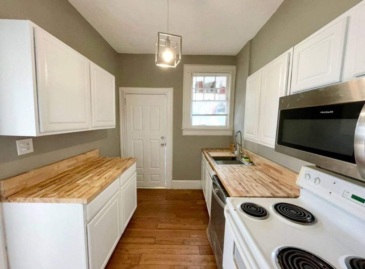 Apartment for rent at 147 S Pickens St, Columbia, SC 29205