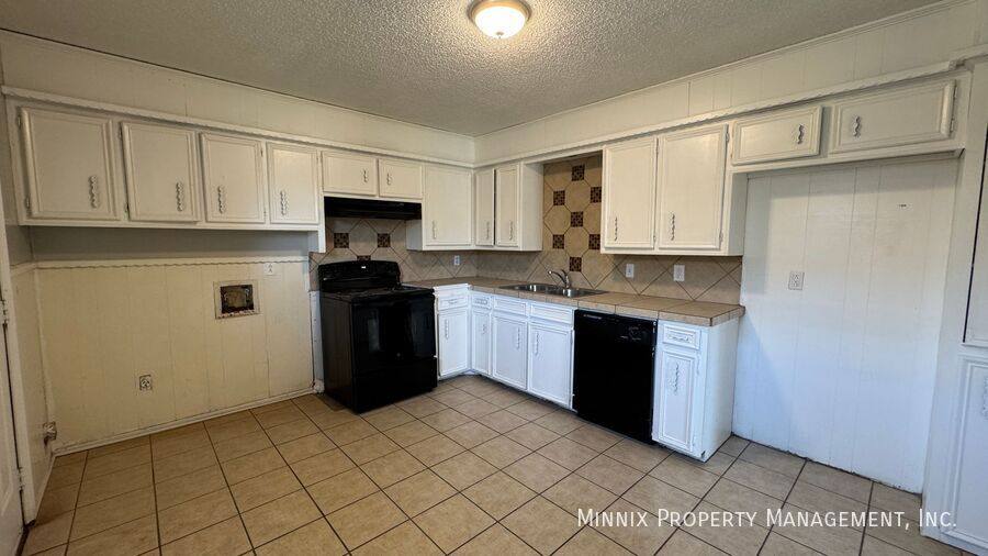 Apartment for rent at 2302 40th St #A, Lubbock, TX 79412